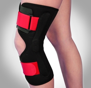 Orteza de genunchi mobila cu inchidere anterioara si articulatii mobile Triagen